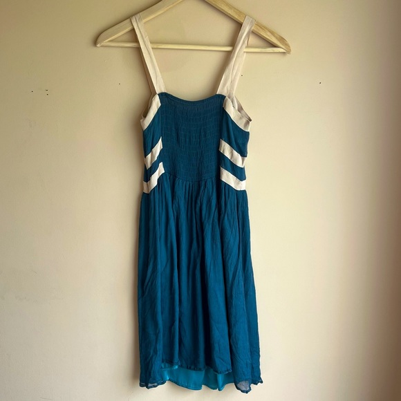 Taylor Swift - Anthropologie Burlap Blue Silk Dress - Picture 4 of 10